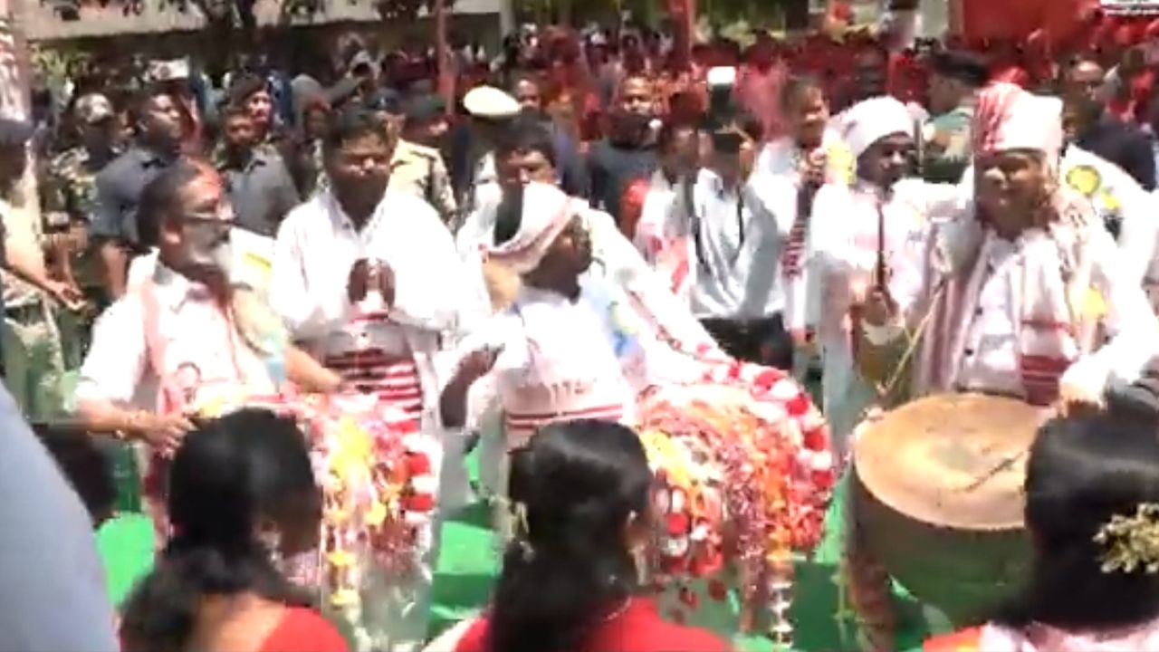 3 3 तीसरा पक्ष