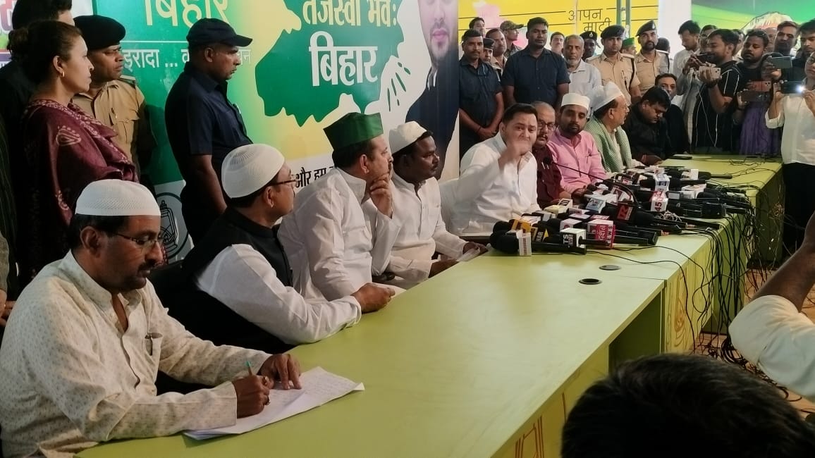 वक्फ संशोधन विधेयक को कूड़ेदान में फेंक देंगे-तेजस्वी यादव