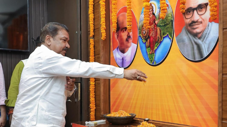 भाजपा मत्स्यजीवी प्रकोष्ठ: निषाद समाज की बैठक, डॉ. दिलीप जायसवाल शामिल तीसरा पक्ष Untitled design 36 तीसरा पक्ष