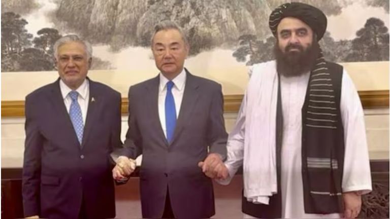 चीन, पाकिस्तान और तालिबान की दोस्ती: भारत के लिए उभरती चुनौतियाँ