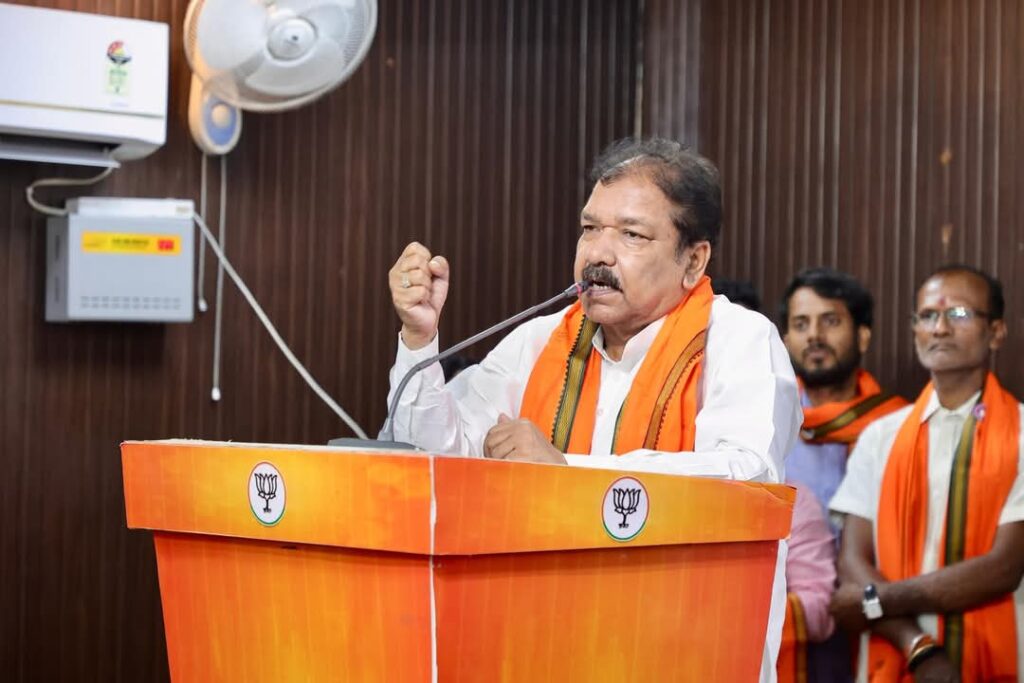 नाई समाज के विकास के लिए एनडीए सरकार समर्पित :डॉ. दिलीप जायसवाल तीसरा पक्ष WhatsApp Image 2025 05 31 at 6.19.45 PM तीसरा पक्ष