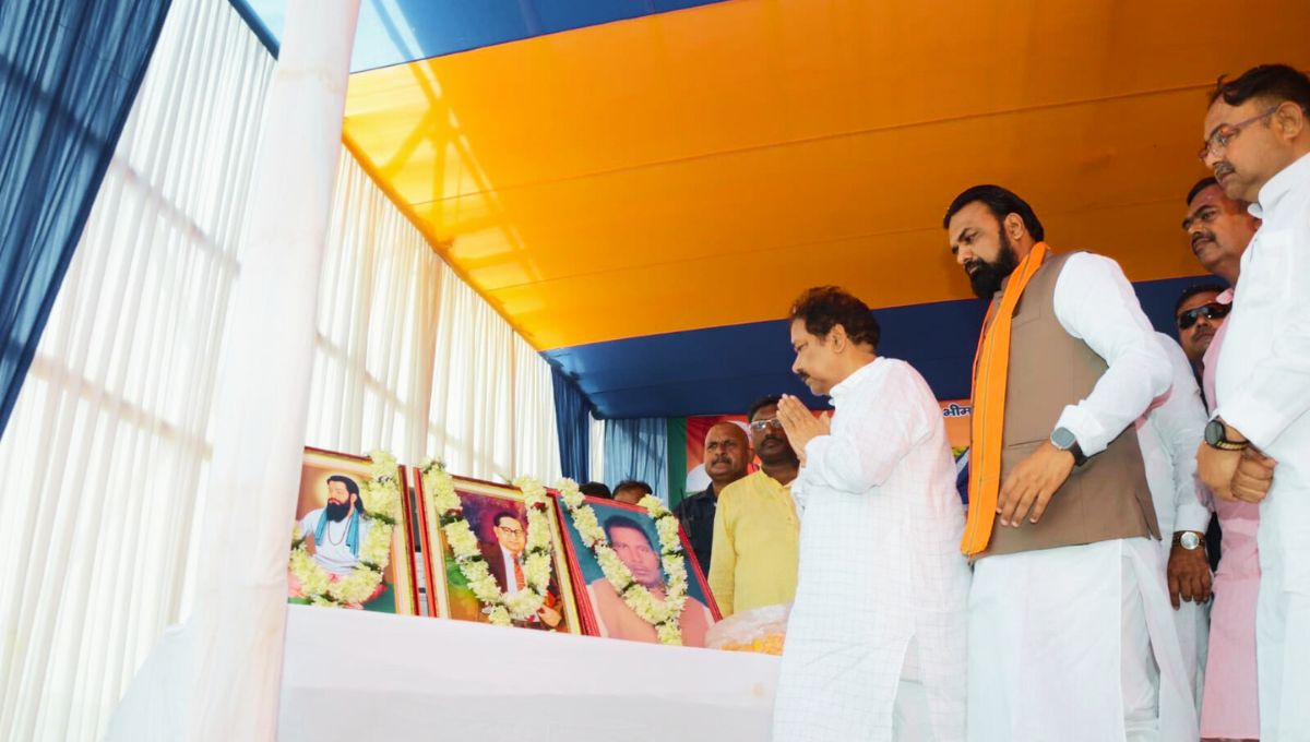 बाबासाहेब अंबेडकर की प्रतिमा का भव्य अनावरण :डॉ. जायसवाल