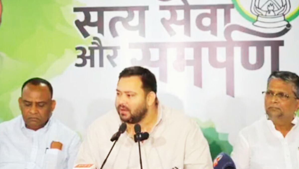 सरकार पर सीधा प्रहार सरकार पर सीधा प्रहार