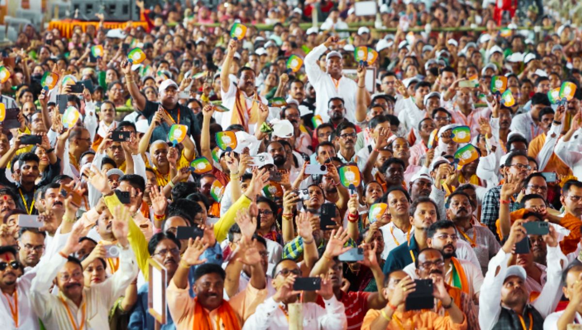 जनता के खर्च पर सियासी तमाशा?