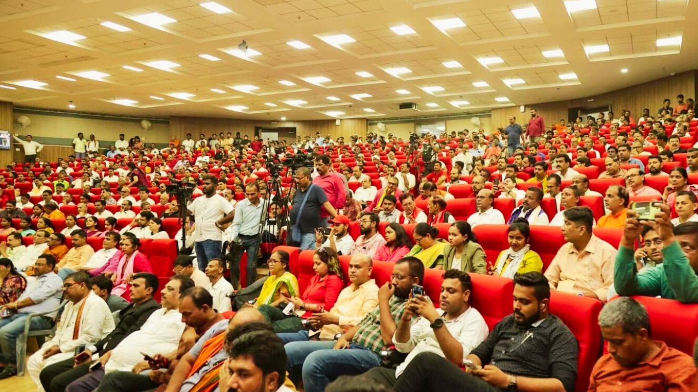 राजनीतिक संगोष्ठी में दिखा सियासी एकजुटता का नज़ारा, उपमुख्यमंत्री सम्राट चौधरी समेत कई दिग्गज हुए शामिल