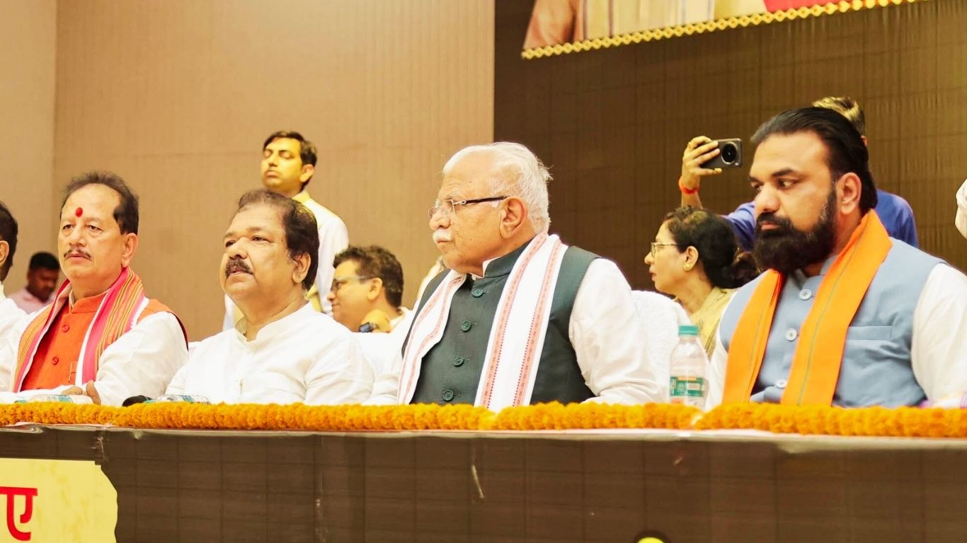 राजनीतिक संगोष्ठी में दिखा सियासी एकजुटता का नज़ारा, उपमुख्यमंत्री सम्राट चौधरी समेत कई दिग्गज हुए शामिल