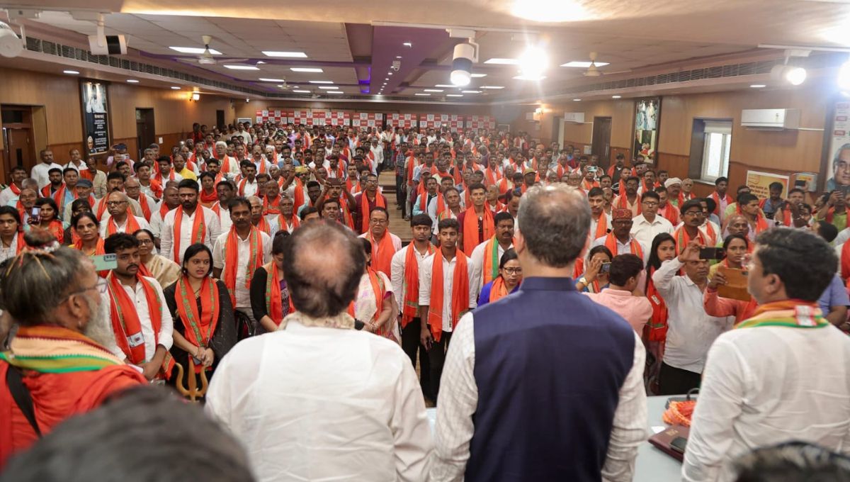 विश्वकर्मा योजना से समाज को मिलेगा सीधा लाभ,बैठक में उठी मजबूत आवाज विश्वकर्मा योजना से समाज को मिलेगा सीधा लाभ,बैठक में उठी मजबूत आवाज
