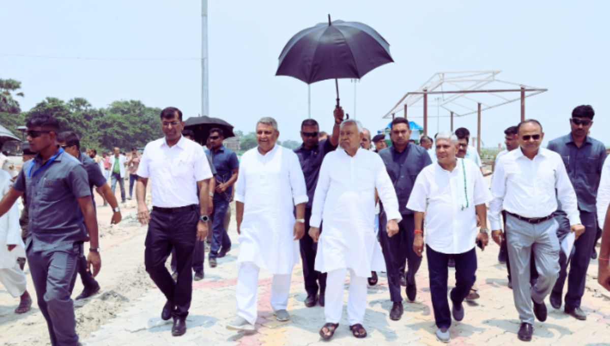 बख्तियारपुर में गंगा की पुरानी धारा को पुनर्जीवित करने की योजना का मुख्यमंत्री ने किया निरीक्षण