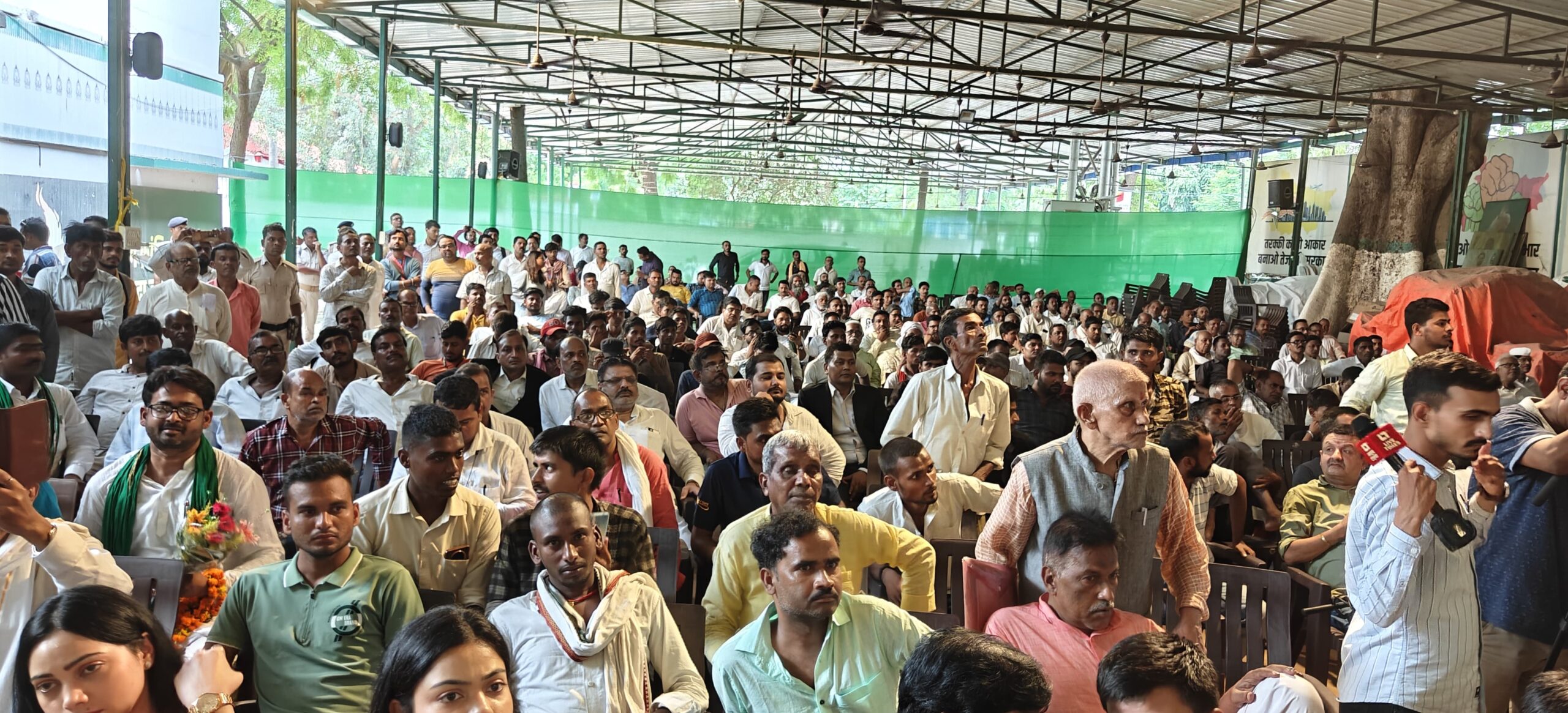 क्या धार्मिक कथाओं को केवल सुनने का ही अधिकार है, सुनाने का नहीं? क्या धार्मिक कथाओं को केवल सुनने का ही अधिकार है, सुनाने का नहीं?