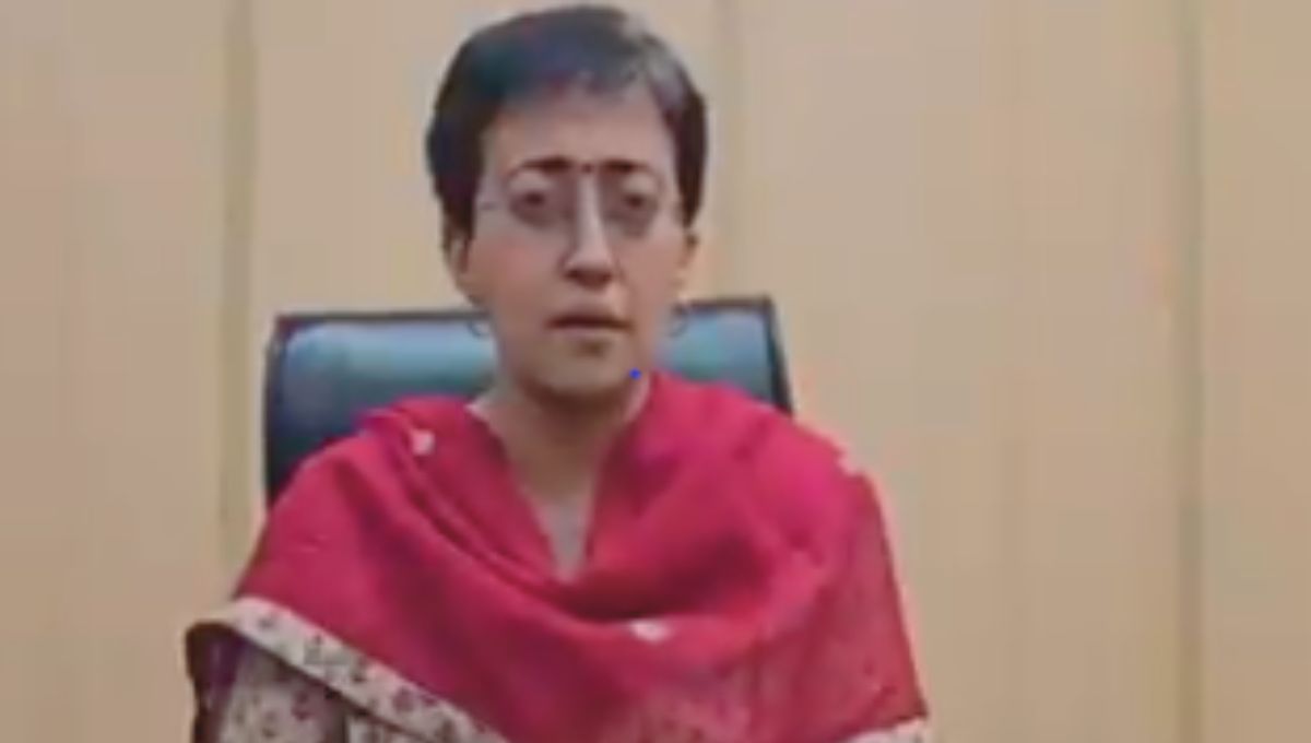 60 लाख गाड़ियां हटाने का फैसला दिल्ली के लिए सज़ा? AAP ने उठाई आवाज, BJP से कानून की मांग