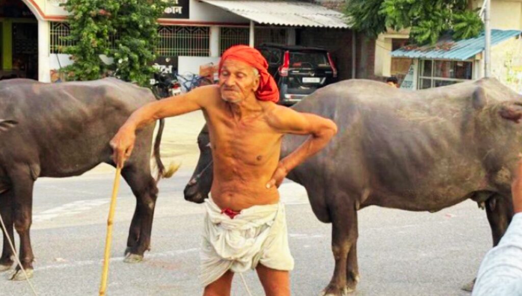 सांकेतिक विरोध से सम्मान तक,भैंस बाले बाबा’ बना जन-आंदोलन का चेहरा