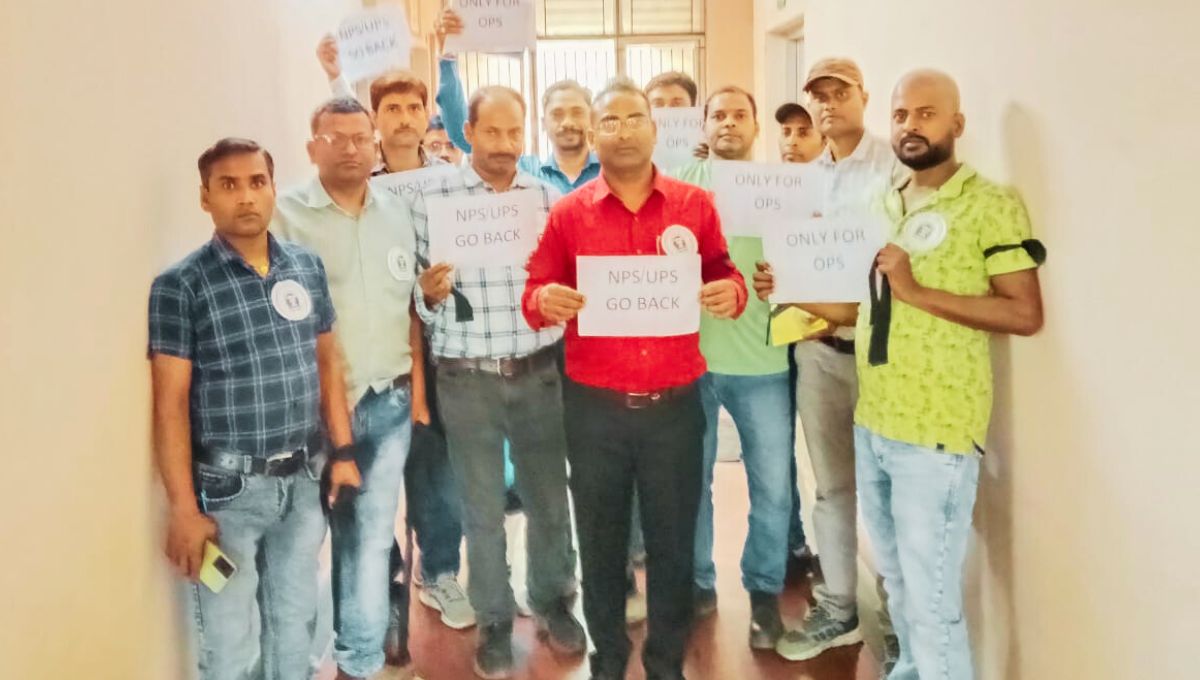 निष्कर्ष: क्या बहाल होगी पुरानी पेंशन योजना? निष्कर्ष: क्या बहाल होगी पुरानी पेंशन योजना?