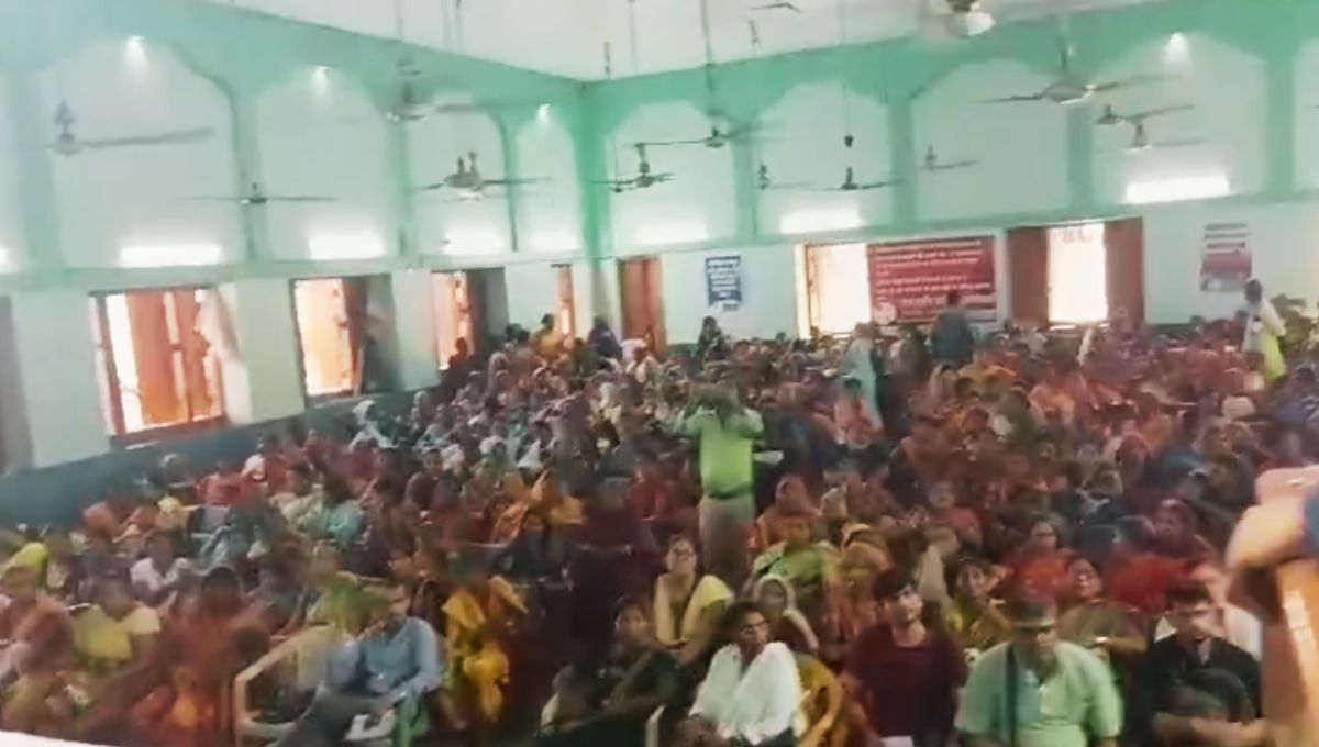 कर्ज नहीं, रोजगार चाहिए!बिहार की महिलाओ की हुंकार से कांपी सत्ता कर्ज नहीं, रोजगार चाहिए!बिहार की महिलाओ की हुंकार से कांपी सत्ता