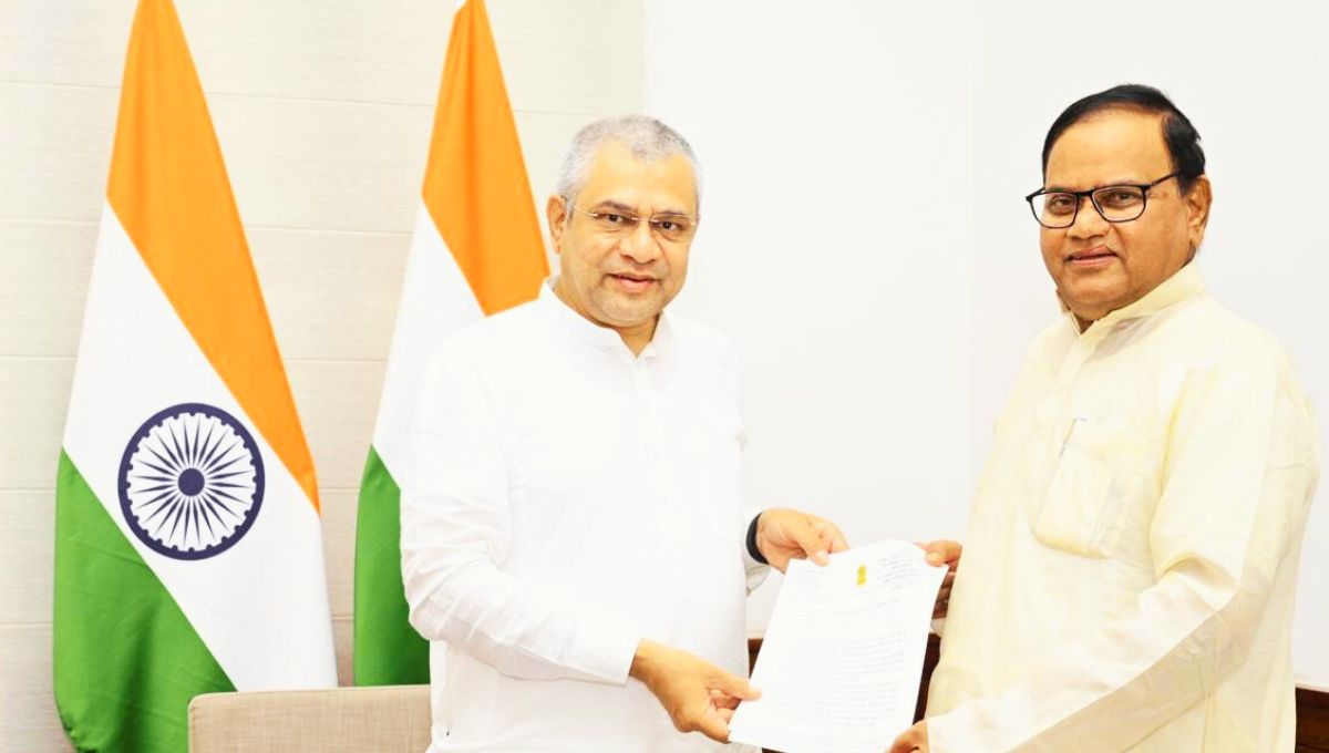 राज्यसभा सांसद डॉ. भीम सिंह की रेल मंत्री से अहम मुलाकात