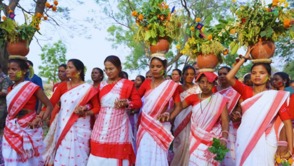 विश्व आदिवासी दिवस 2025: शिल्पी नेहा तिर्की ने आदिवासी समाज के योगदान को किया सलाम