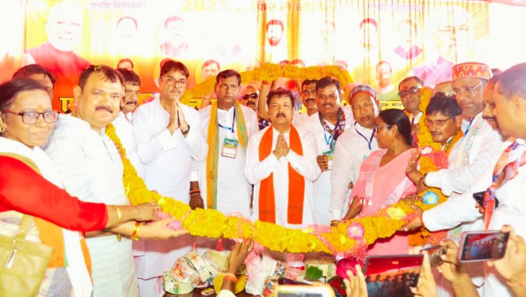 बिहार में सत्ता की तैयारी: एनडीए ने 14 सीटों पर भरी हुंकार