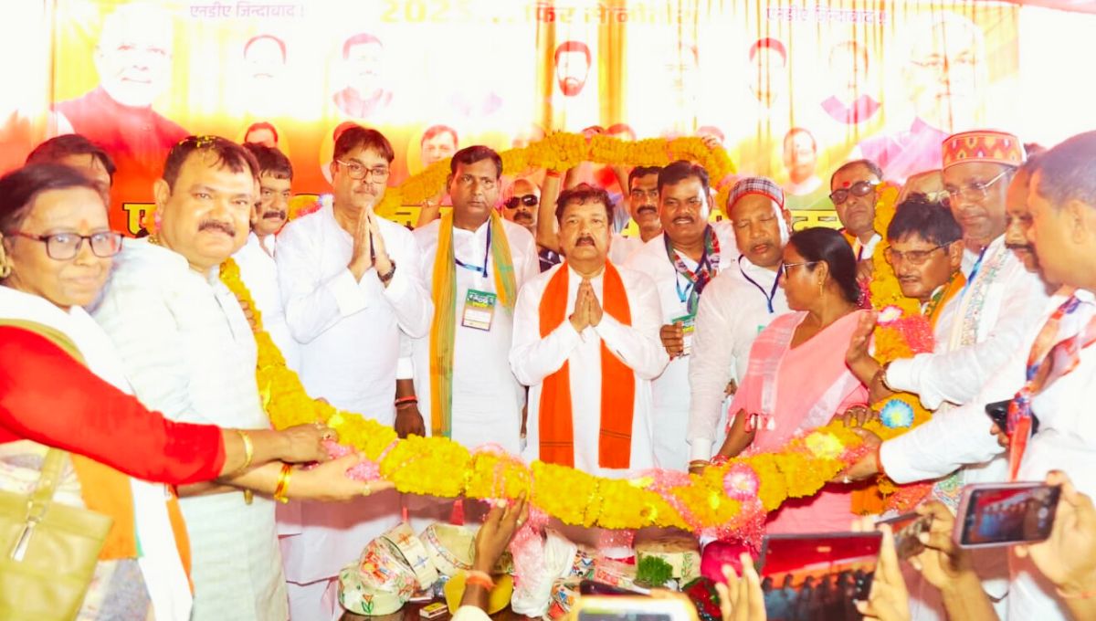 बिहार में सत्ता की तैयारी: एनडीए ने 14 सीटों पर भरी हुंकार