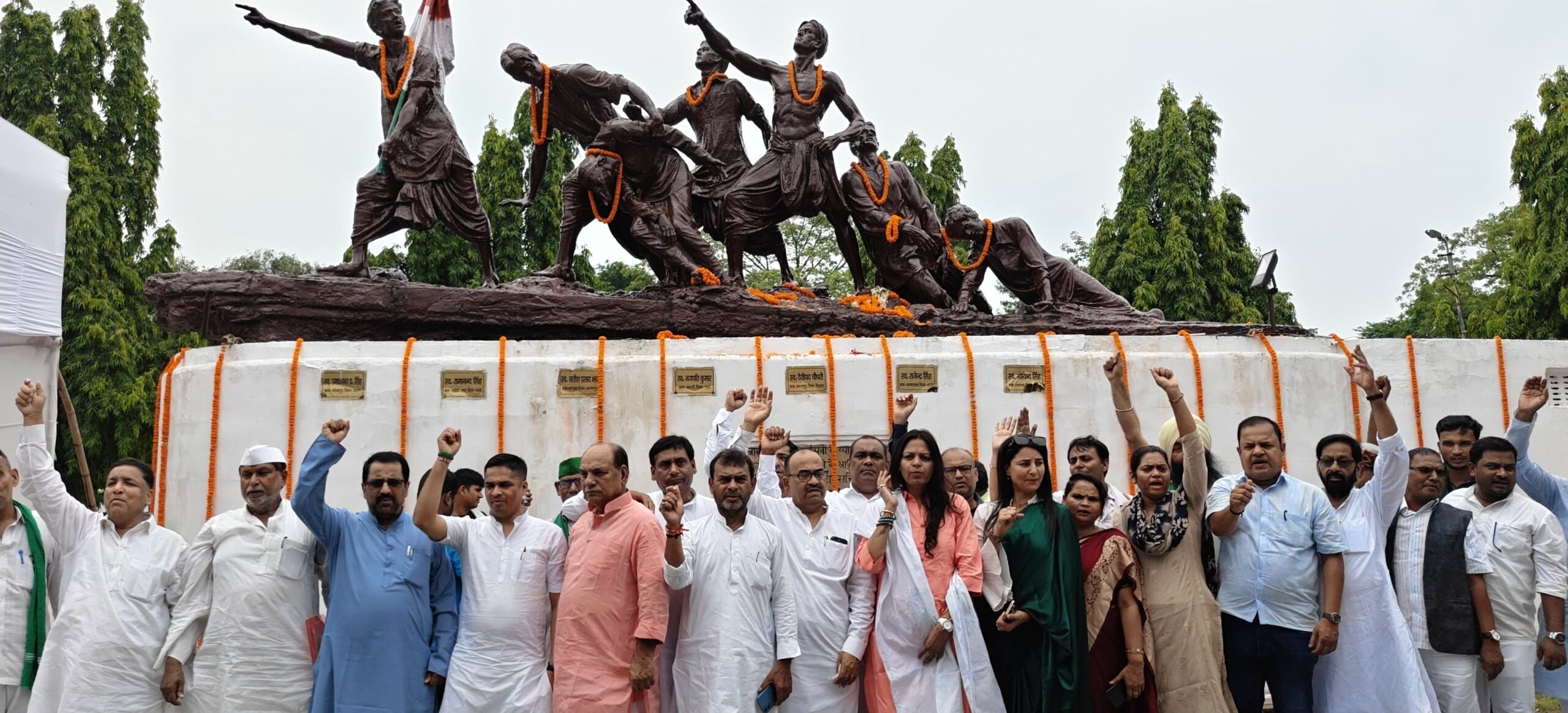 राजद ने सप्त शहीदों को दी श्रद्धांजलि राजद ने सप्त शहीदों को दी श्रद्धांजलि