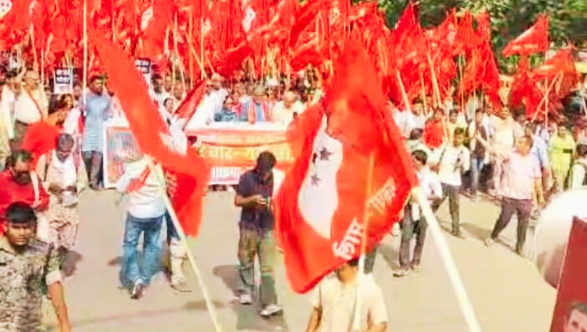 वोटचोरी बनाम वोटबंदी: लोकतंत्र पर संकट