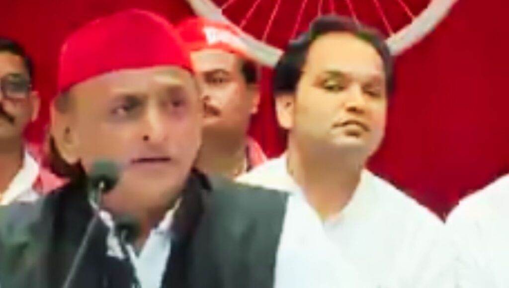 यूपी बेरोजगारी पर अखिलेश यादव का बड़ा हमला, पुलिस युवाओं को गोद में उठा रही,भाजपा याद रखे आक्रोश भारी पड़ेगा