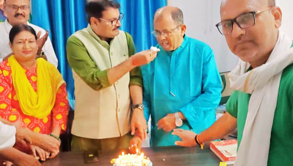 शिक्षा और संस्कार पर बल