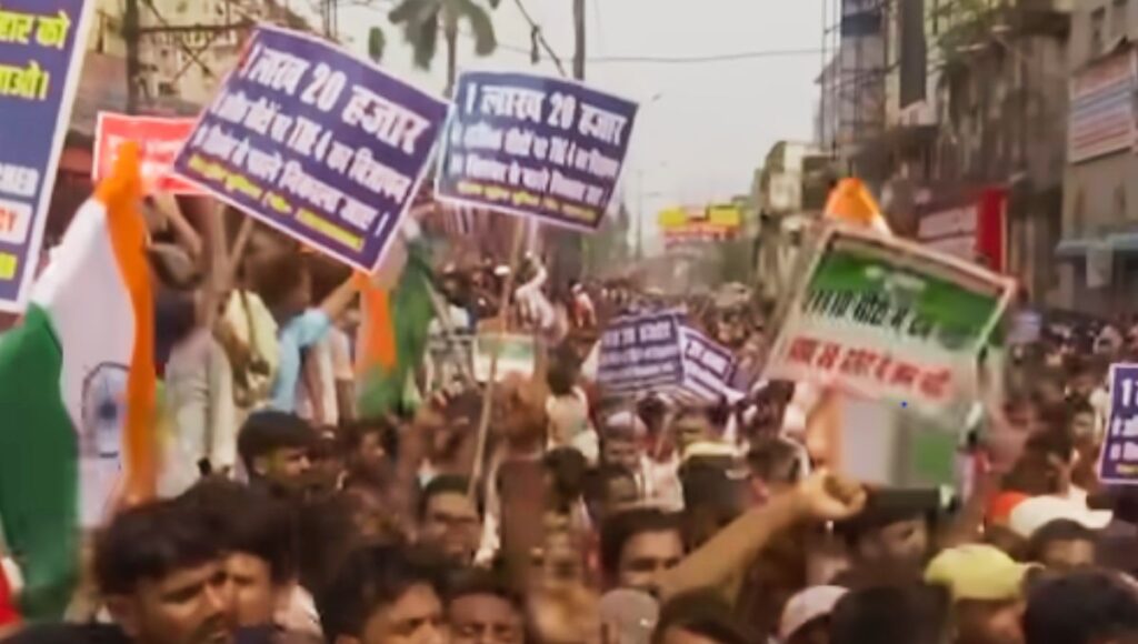 बिहार में शिक्षक अभ्यर्थियों पर पुलिसिया दमन: आइसा ने कहा- लोकतंत्र पर काला धब्बा