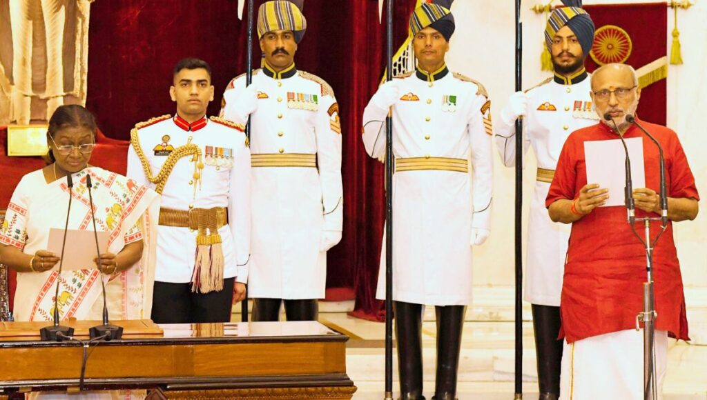 सी.पी. राधाकृष्णन ने ली उपराष्ट्रपति पद की शपथ, अमित शाह ने दी बधाई