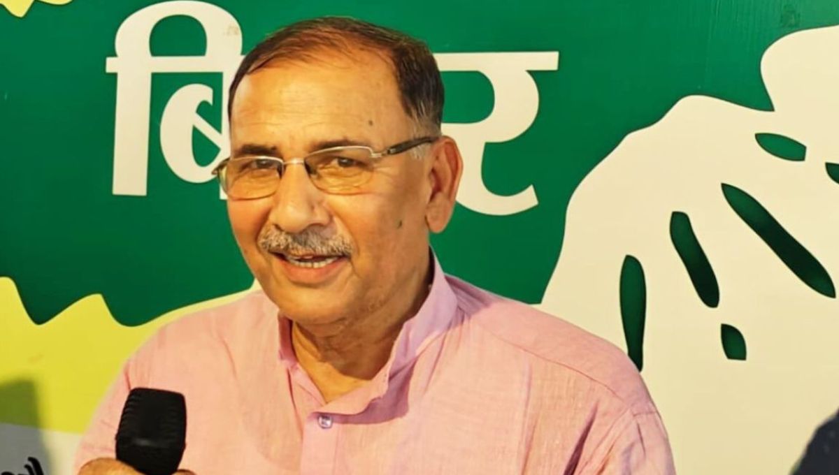 राहुल गांधी के गंभीर आरोपों से हिला चुनाव आयोग, राजद ने मांगा जवाब