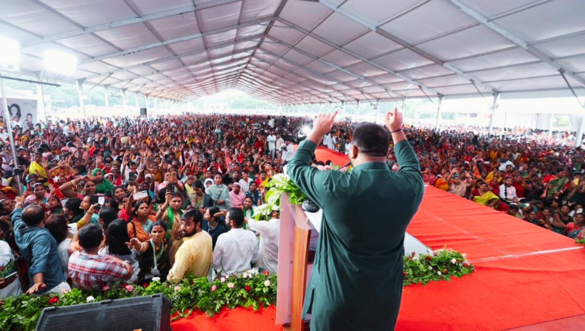 एनडीए सरकार पर सीधा हमला एनडीए सरकार पर सीधा हमला