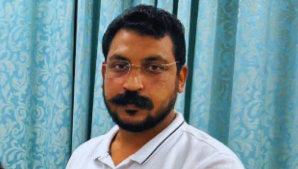 अनिरुद्धाचार्य का विवादित बयान: CJI बीआर गवई को धमकी, चंद्रशेखर आजाद ने की कड़ी निंदा