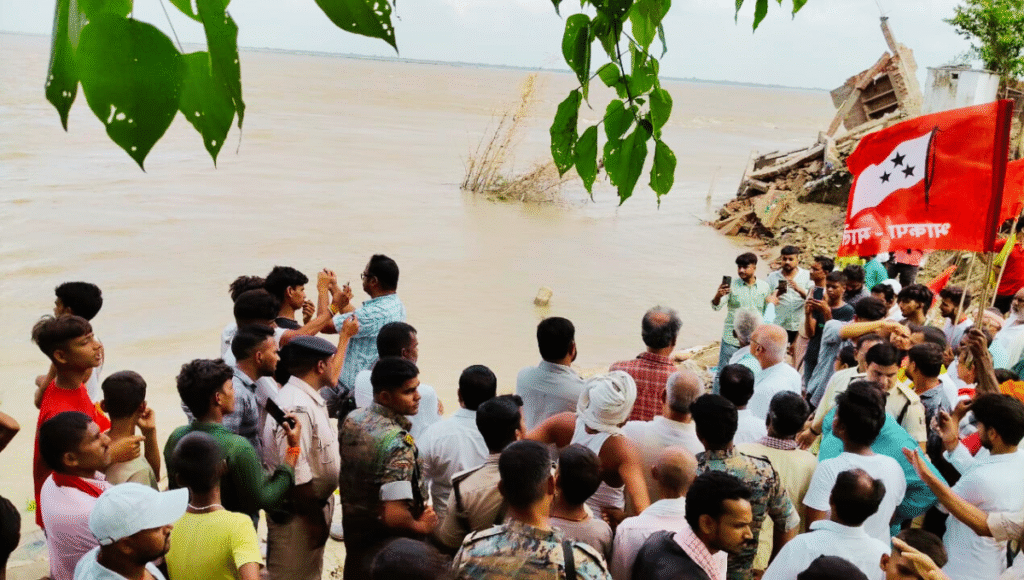 भोजपुर में गंगा कटाव त्रासदी: भाकपा (माले) महासचिव दीपंकर भट्टाचार्य का दौरा