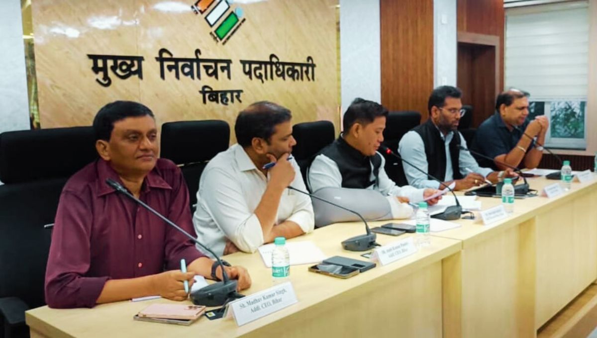 विदेशी घुसपैठिए शब्द के इस्तेमाल पर उठे सवाल विदेशी घुसपैठिए शब्द के इस्तेमाल पर उठे सवाल