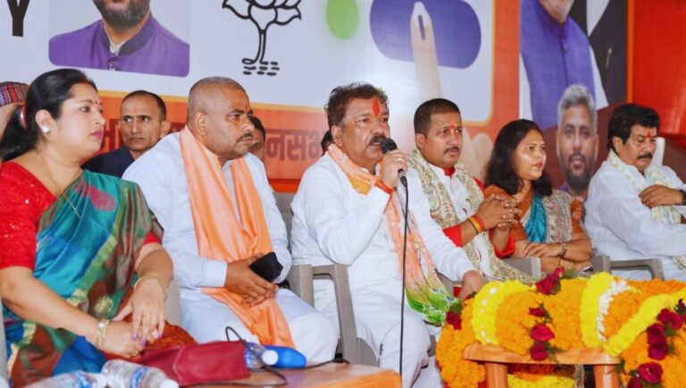 भाजपा अध्यक्ष डॉ. दिलीप जायसवाल का भागलपुर दौरा: कार्यकर्ताओं को दिया जीत का मंत्र भाजपा अध्यक्ष डॉ. दिलीप जायसवाल का भागलपुर दौरा: कार्यकर्ताओं को दिया जीत का मंत्र