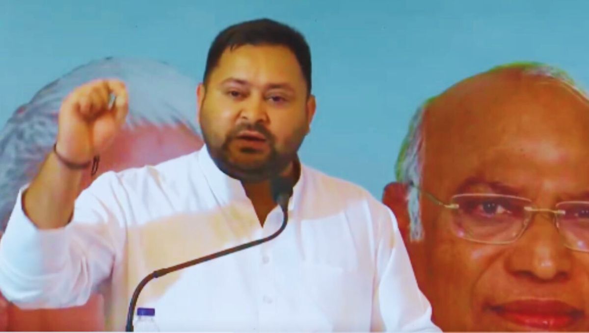 ईमानदार अधिकारी संविधान के प्रति जवाबदेह रहें