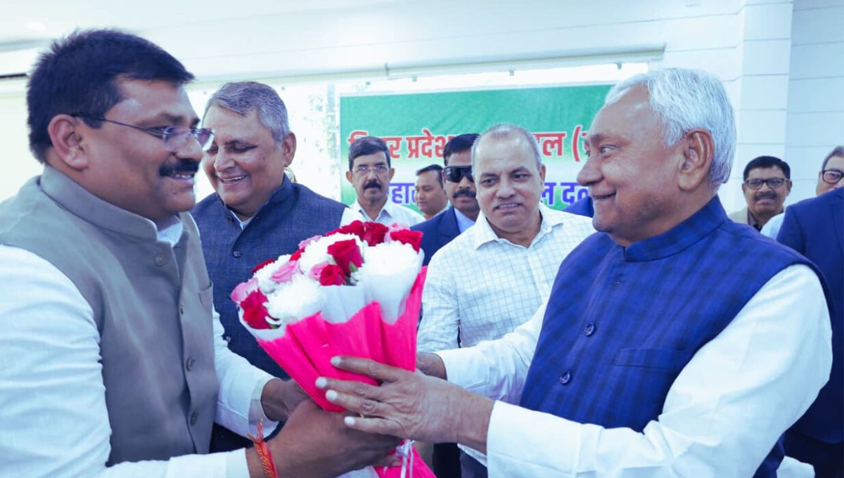 नीतीश कुमार सर्वसम्मति से एनडीए विधायक दल के नेता चुने गए