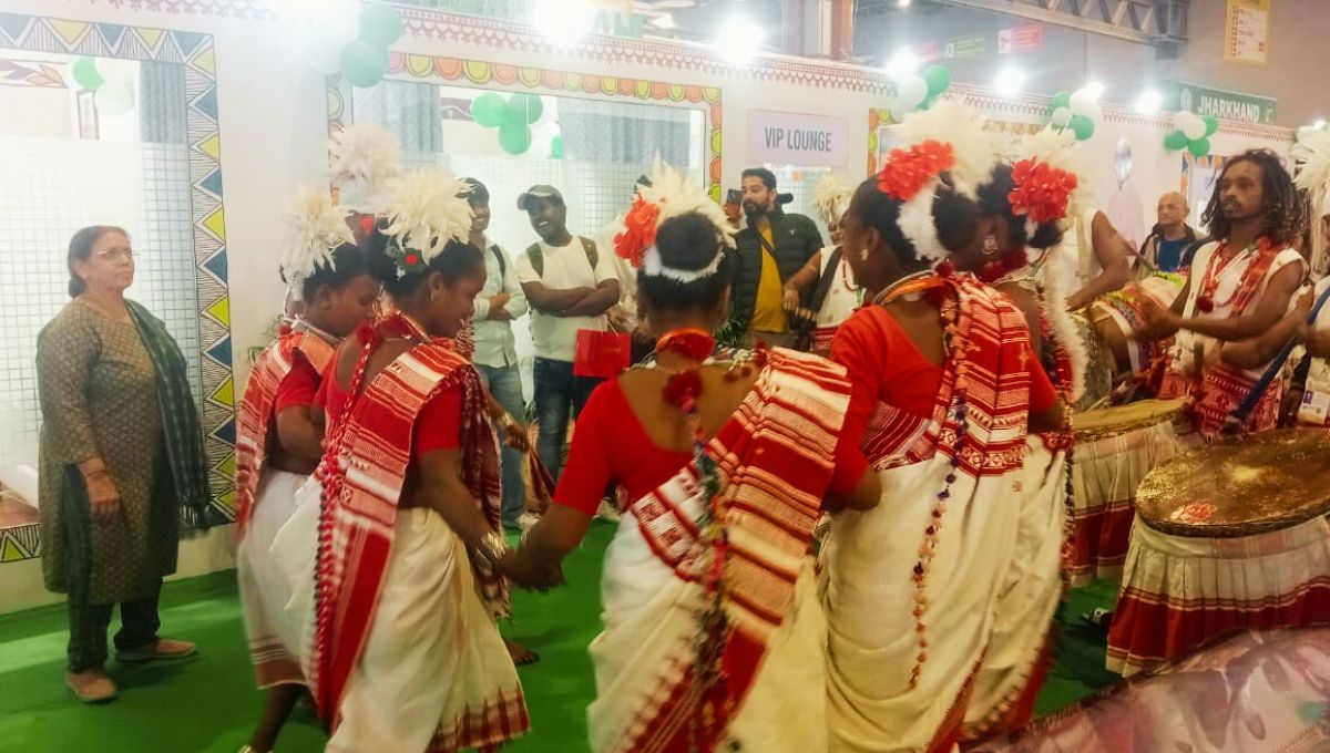 छऊ नृत्य: आकर्षण का केंद्र छऊ नृत्य: आकर्षण का केंद्र