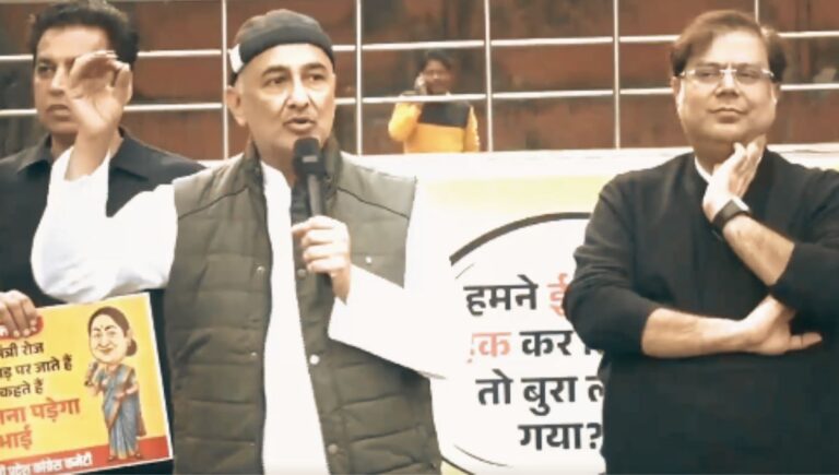 दिल्ली की राजनीति में गंभीरता का अभाव: क्यों AAP–BJP की जुगलबंदी में पिस रही है दिल्ली की जनता? दिल्ली की राजनीति में गंभीरता का अभाव: क्यों AAP–BJP की जुगलबंदी में पिस रही है दिल्ली की जनता?