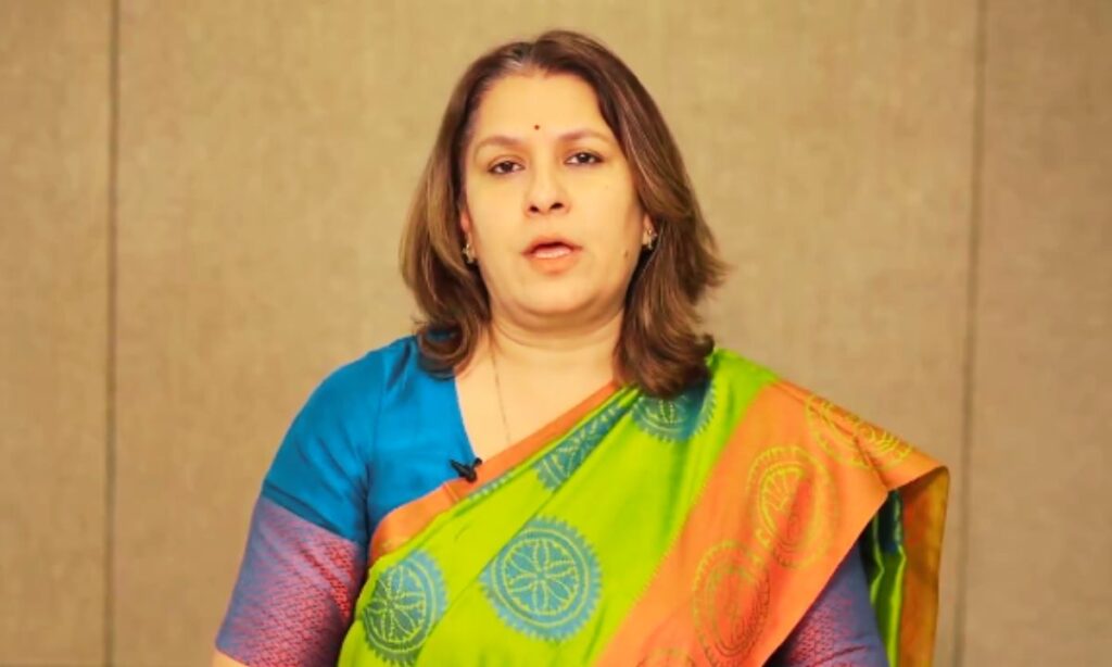 रुपया 90 के पार: क्या मोदी सरकार की आर्थिक नीतियाँ देश को महँगाई के गहरे कुएँ में धकेल रही हैं?