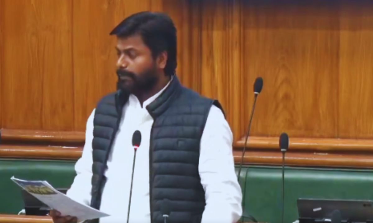 बिहार चुनाव पर सवाल: संदीप सौरव के आरोप और लोकतंत्र में निष्पक्षता की चुनौती