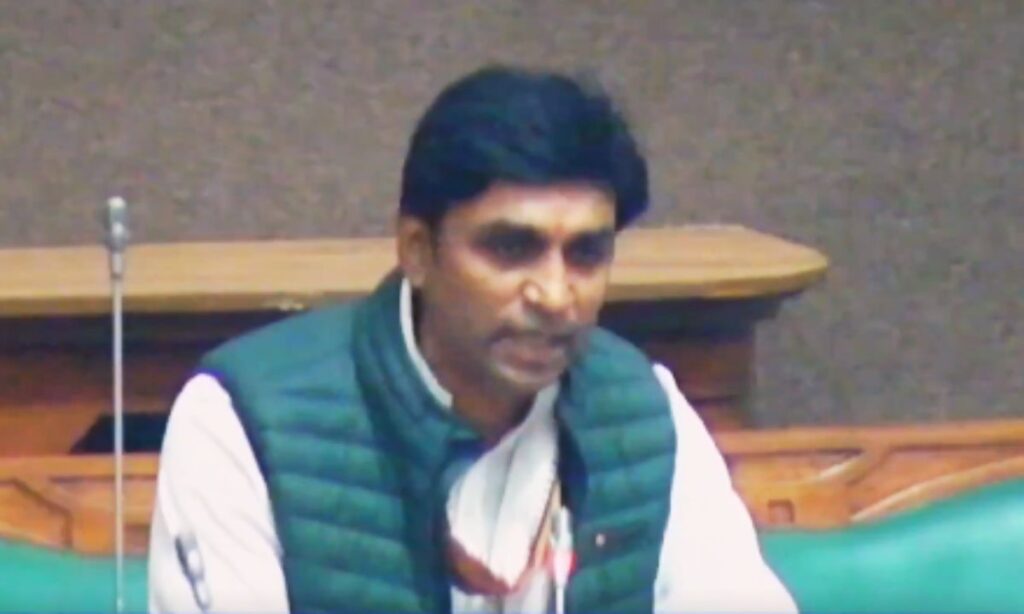 धिरौली और सिंगरौली में आदिवासियों पर बढ़ता संकट: क्या विकास के नाम पर विनाश छिपाया जा रहा है?