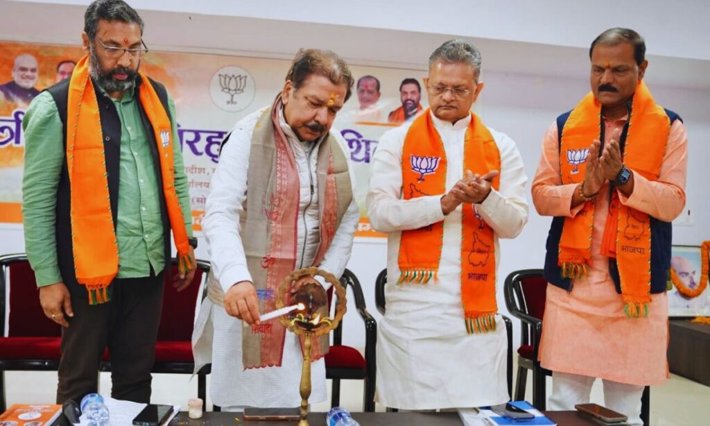 एनडीए की प्रचंड जीत के बाद मुजफ्फरपुर पहुंचे भाजपा अध्यक्ष डॉ. दिलीप जायसवाल