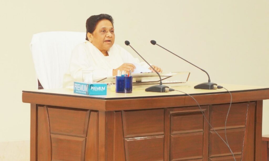 बांग्लादेश में हिन्दू-दलितों पर हिंसा, मायावती का बयान