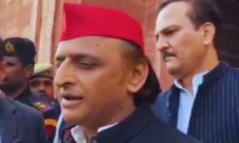 संत समाज का अपमान और सत्ता का अहंकार: अखिलेश यादव का हमला संत समाज का अपमान और सत्ता का अहंकार: अखिलेश यादव का हमला