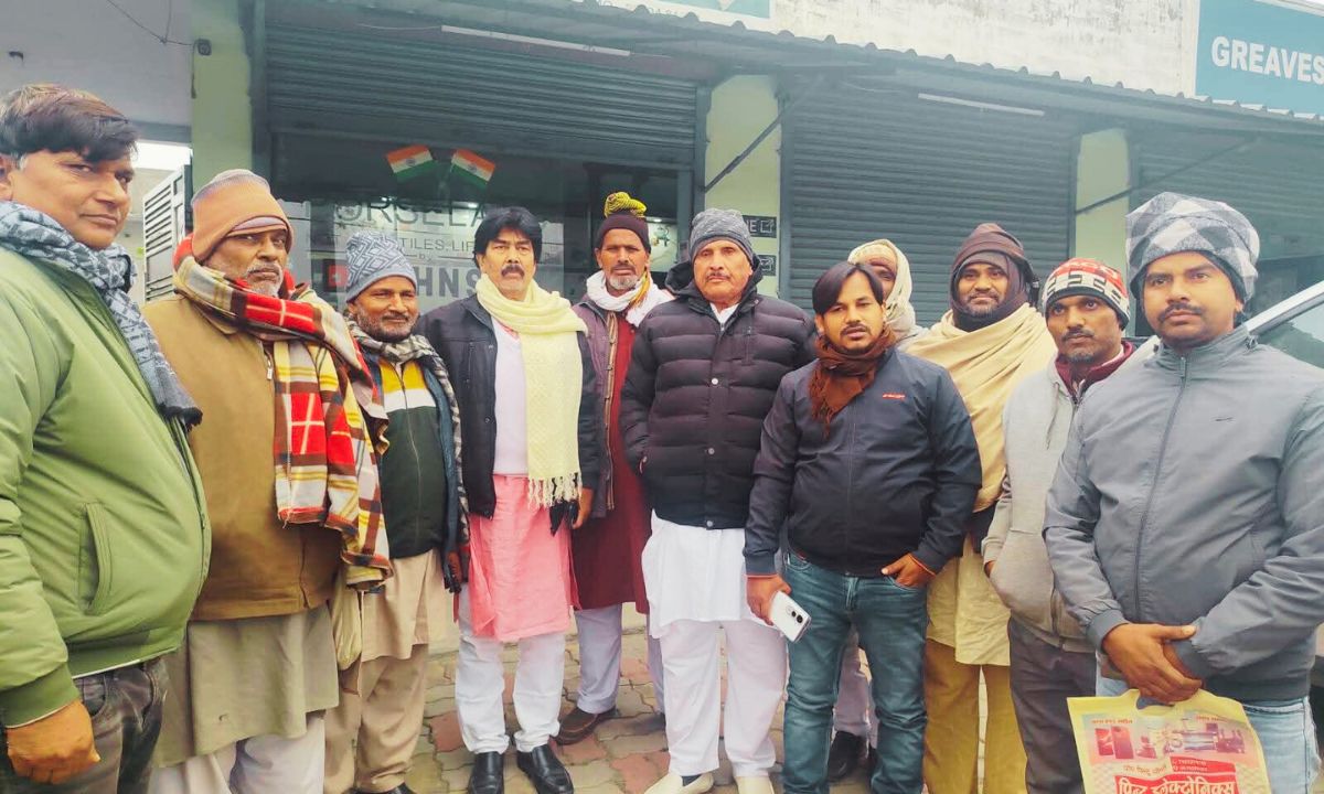 होम तीसरा पक्ष ALT Text: मॉब लिंचिंग पीड़ित नूरसेद आलम से मुलाकात करती माले टीम