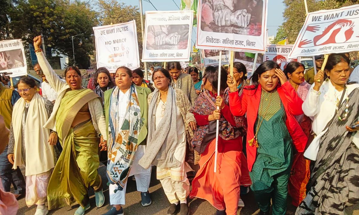बिहार में महिलाओं पर बढ़ते अत्याचार के खिलाफ राजद महिला प्रकोष्ठ का आक्रोश मार्च, नीतीश सरकार पर गंभीर आरोप
