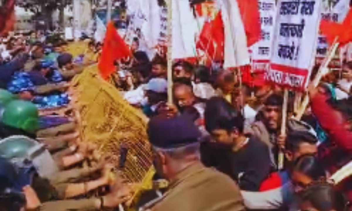 गांधी मैदान से शुरू हुआ शांतिपूर्ण मार्च