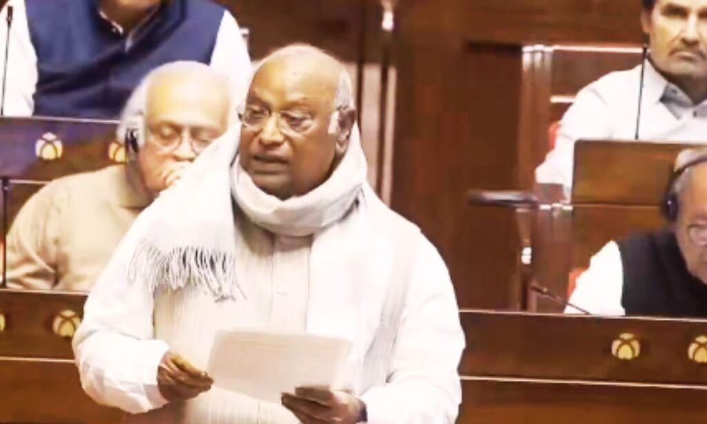 राज्यसभा में भाषण के अंश हटाने के मुद्दे पर मल्लिकार्जुन खड़गे