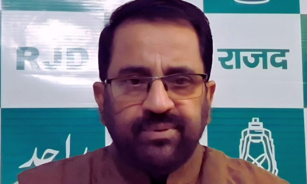 गिरिराज सिंह के बयान पर सियासी घमासान: एजाज अहमद ने लगाया नफरत की राजनीति का आरोप