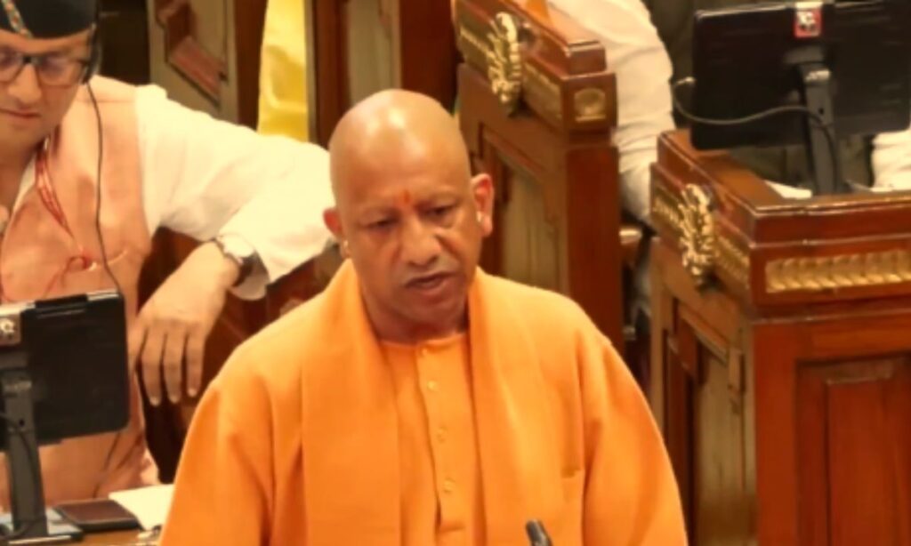 सपा मीडिया सेल का पोस्ट, योगी आदित्यनाथ पर मुकदमे हटाने का आरोप