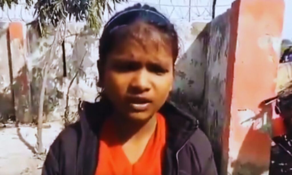 अलीगढ़ स्कूल में शिक्षक पर जातीय टिप्पणी विवाद से जुड़ी प्रतीकात्मक तस्वीर